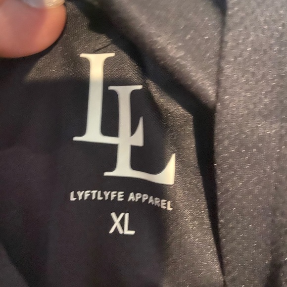 LYFTLYFE Black Sleeveless Top - Picture 3 of 3